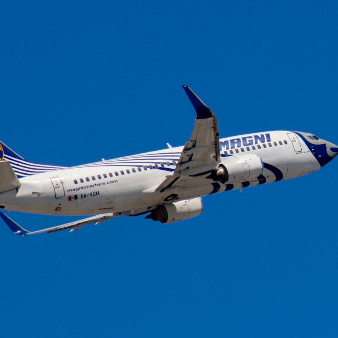 Avión de la aerolínea Magnicharters. Foto: Cuartoscuro